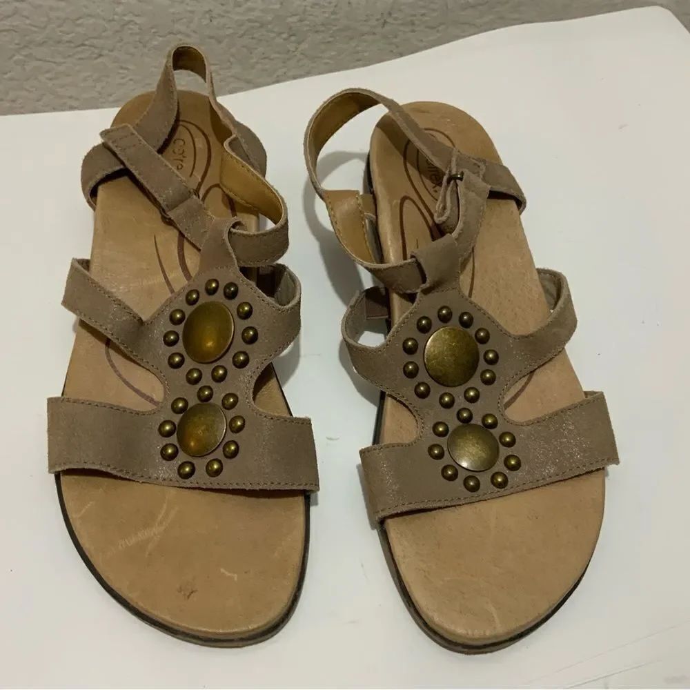 AETREX Suede Low Heel Flat Comfort Studded Sandal Sz US 8.5 PERFECT